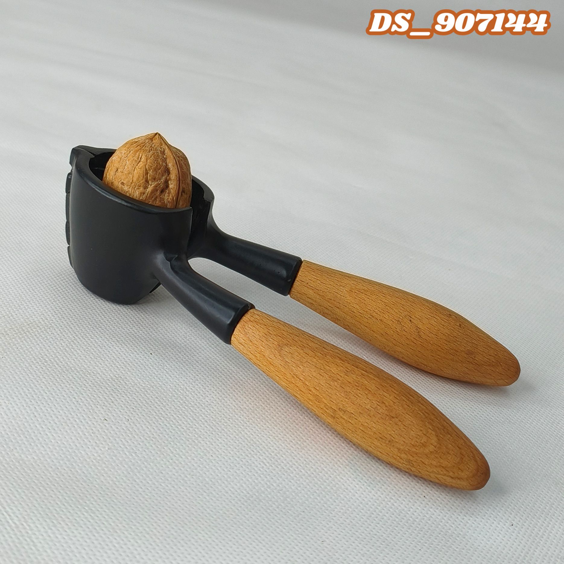 توت گردوشکن مشکی دسته راش (36)
