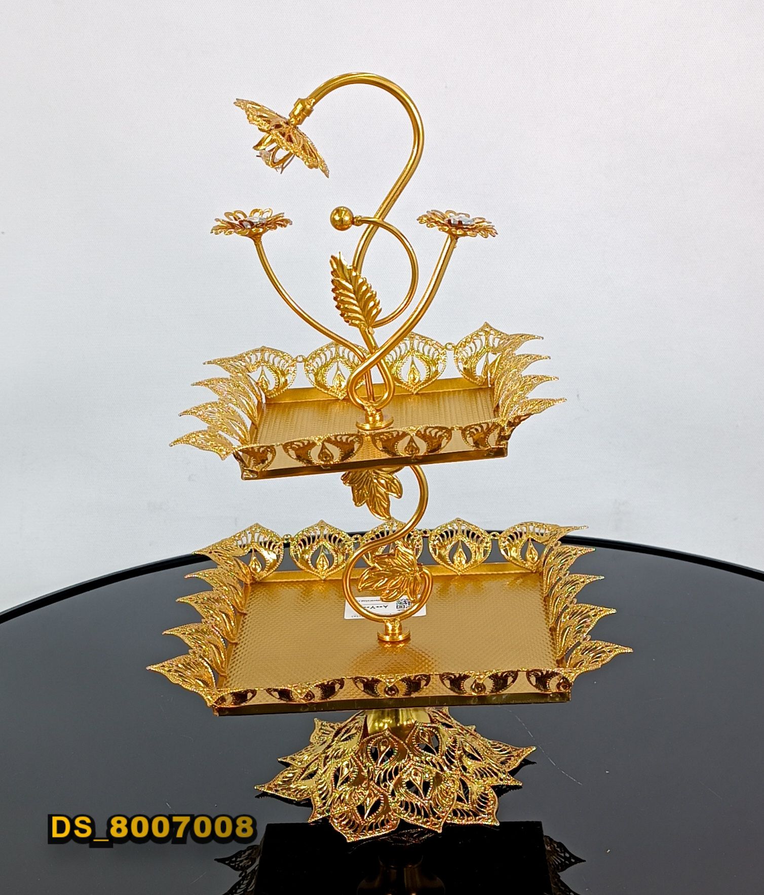 مانا شیرینی دو طبقه مربع طلایی (8)